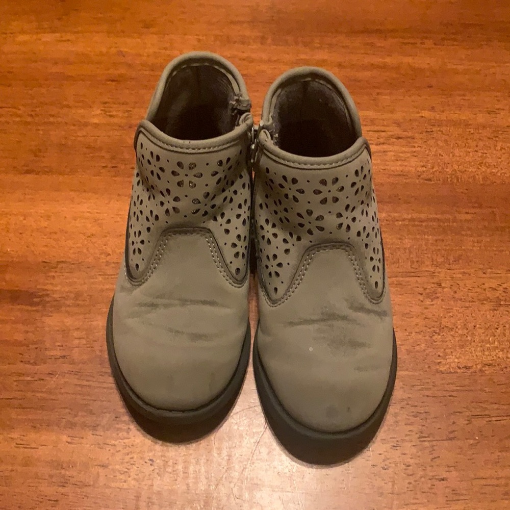 Tan toddler boots